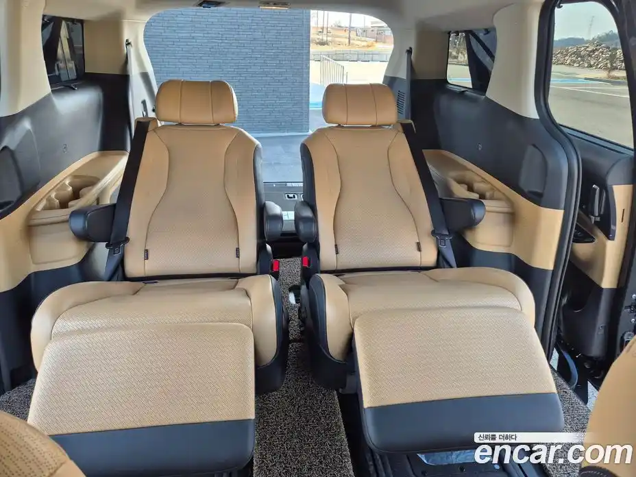 Kia Canival 2023 3.5 Автомат в Москве № 460967, фото 13