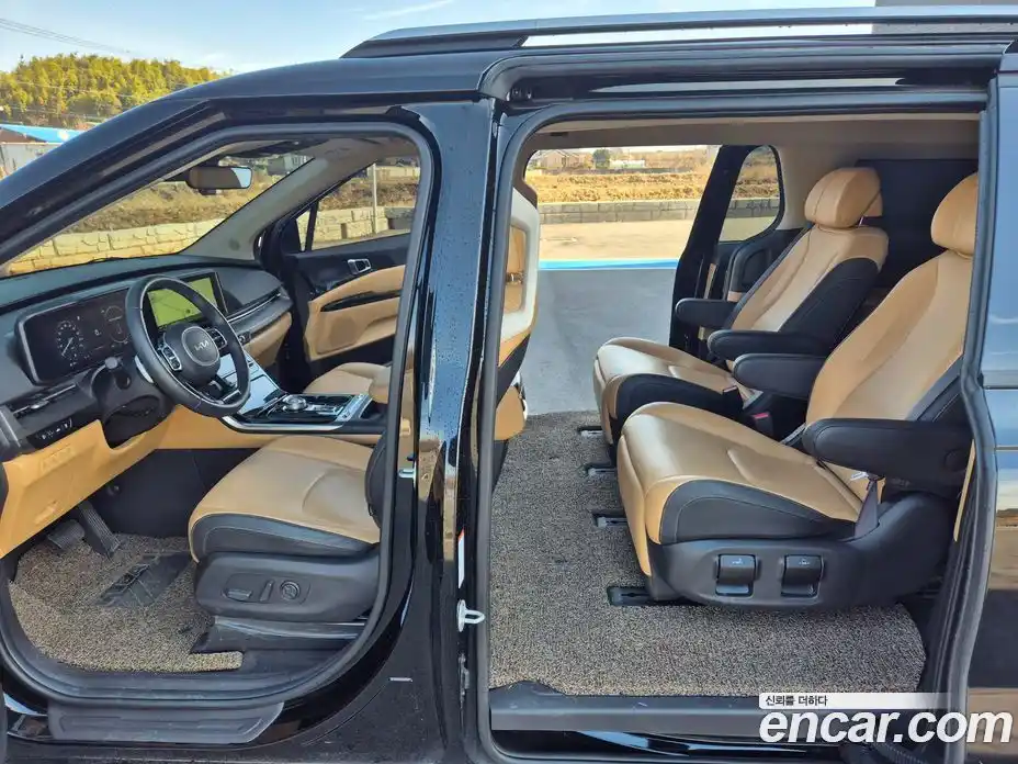 Kia Canival 2023 3.5 Автомат в Москве № 460967, фото 15