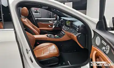 Mercedes-Benz E-Class 2020 2.0 Автомат в Москве № 466362, миниатюра 10