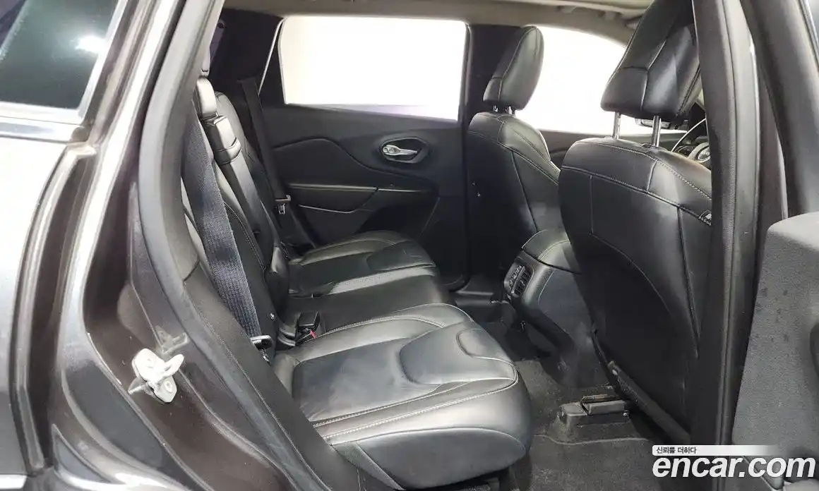 Jeep Cherokee 2015 2.4 Автомат в Москве № 472851, фото 12