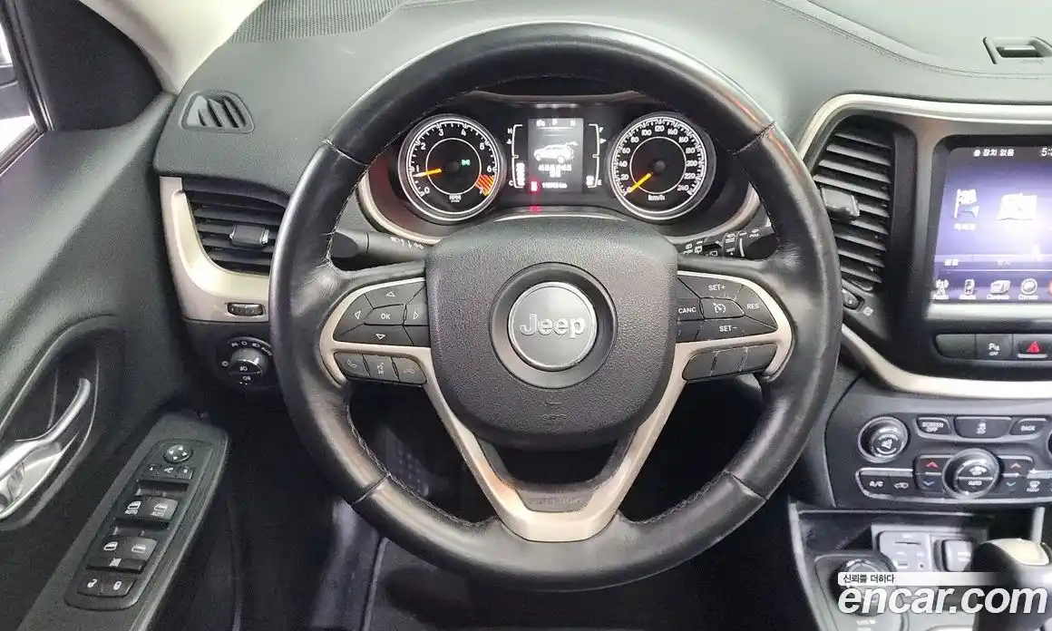 Jeep Cherokee 2015 2.4 Автомат в Москве № 472851, фото 13