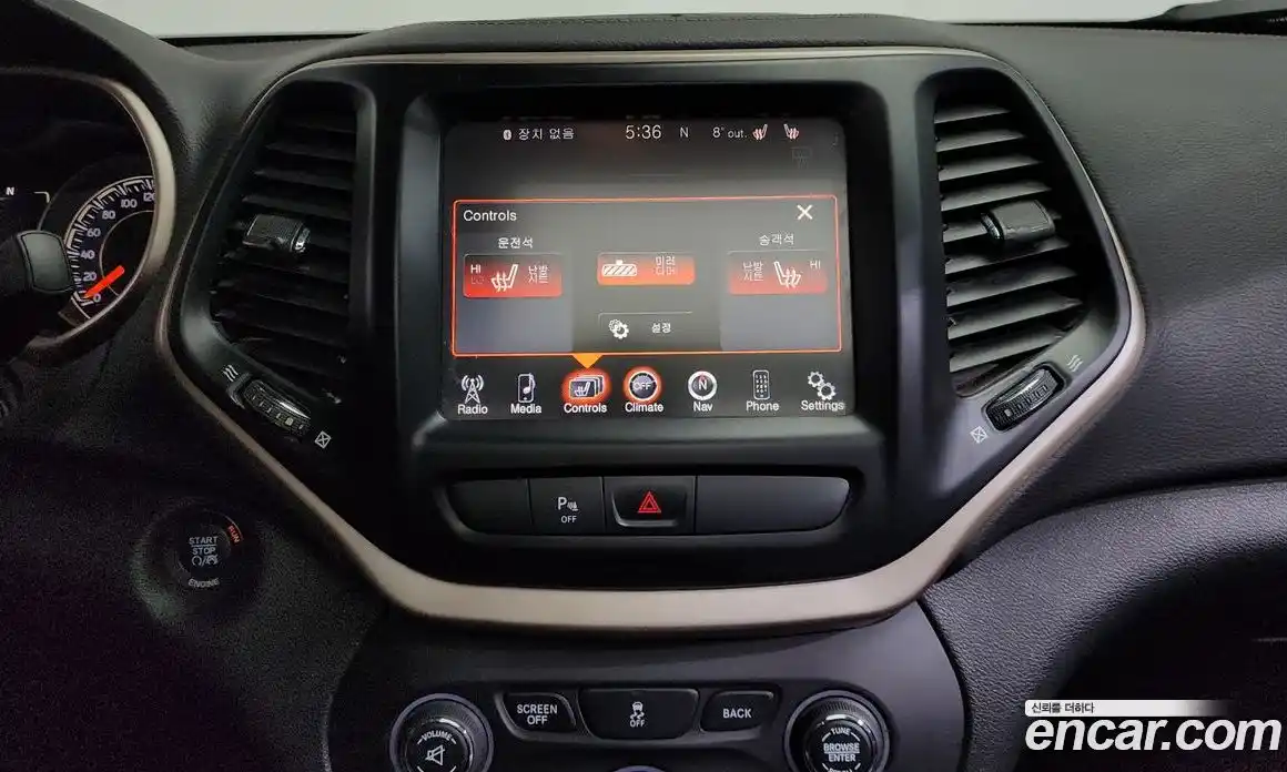 Jeep Cherokee 2015 2.4 Автомат в Москве № 472851, фото 14