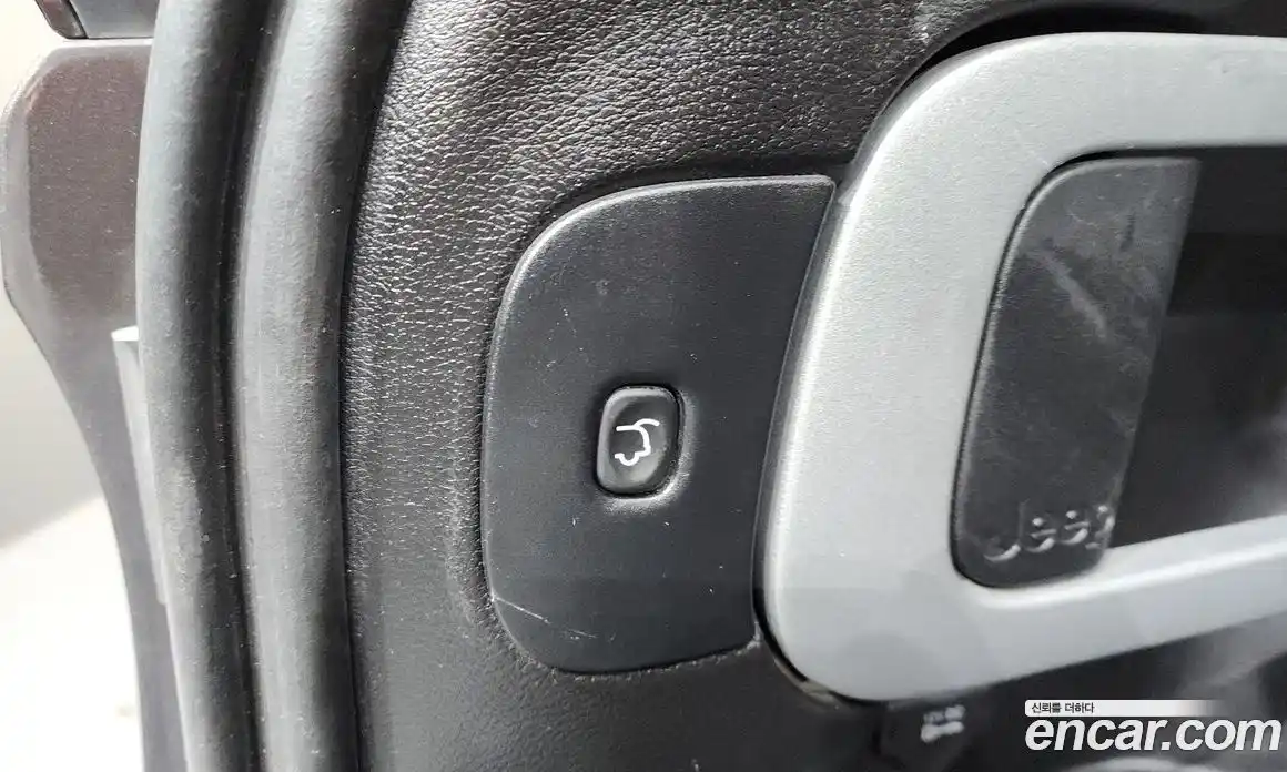 Jeep Cherokee 2015 2.4 Автомат в Москве № 472851, фото 19