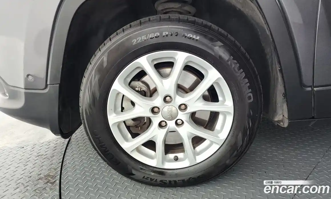 Jeep Cherokee 2015 2.4 Автомат в Москве № 472851, фото 5