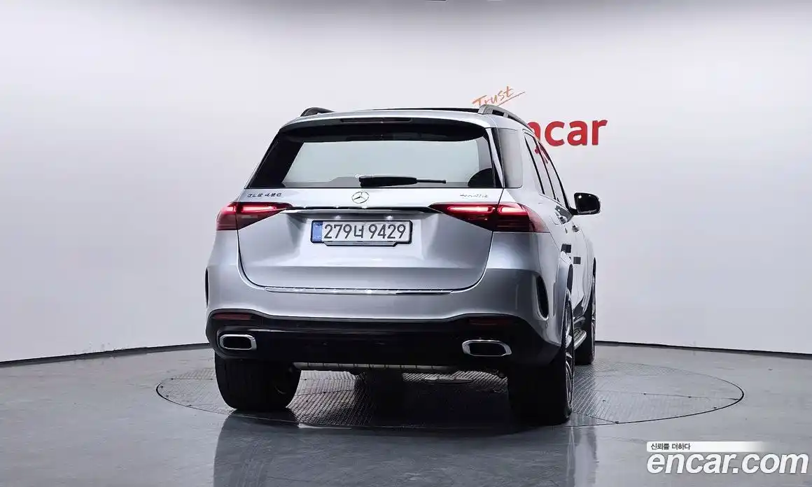 Mercedes-Benz GLE-Class 2023 3.0 Автомат в Москве № 493808, фото 4