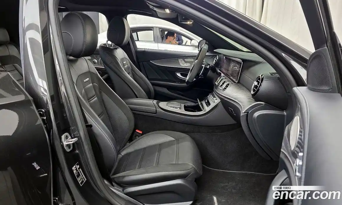 Mercedes-Benz E-Class 2023 3.0 Автомат в Москве № 494254, фото 11