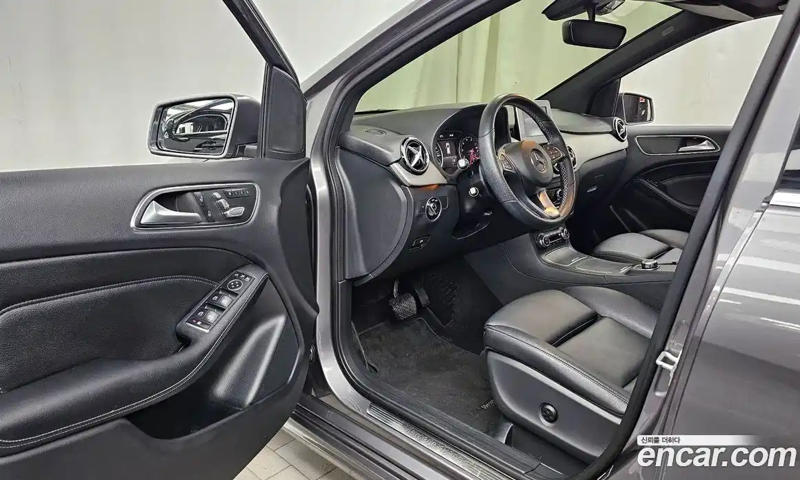 Mercedes-Benz B-Class 2018 2.0 Автомат в Москве № 495085, фото 10