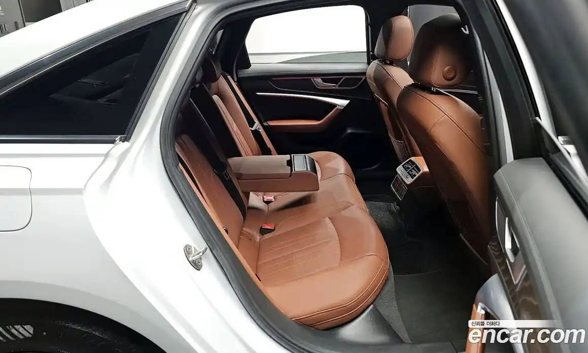 Audi A6 2021 2.0 Автомат в Москве № 496598, фото 11