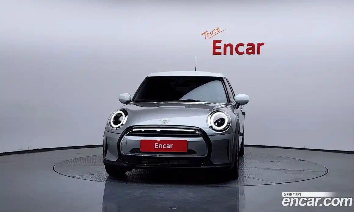 Mini Cooper 2024 1.5 Автомат в Москве № 497025, фото 3