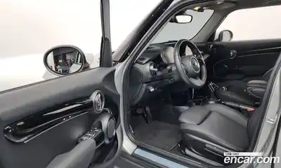 Mini Cooper 2024 1.5 Автомат в Москве № 497025, миниатюра 10