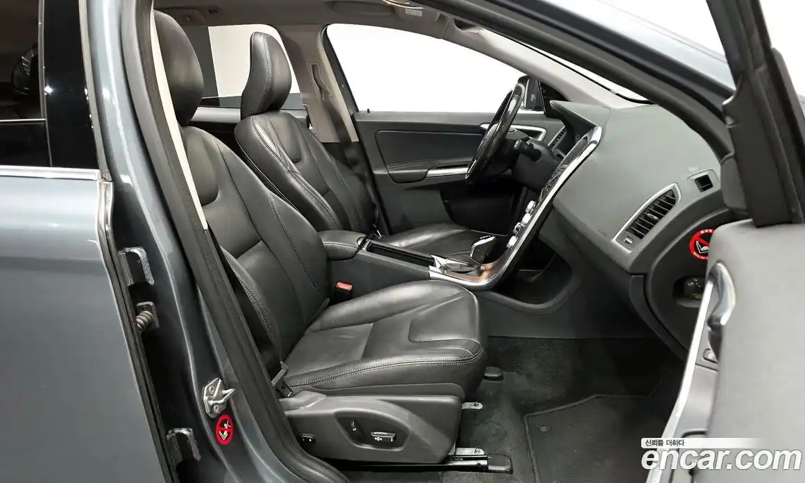 Volvo XC60 2017 2.0 Автомат в Москве № 497750, фото 11