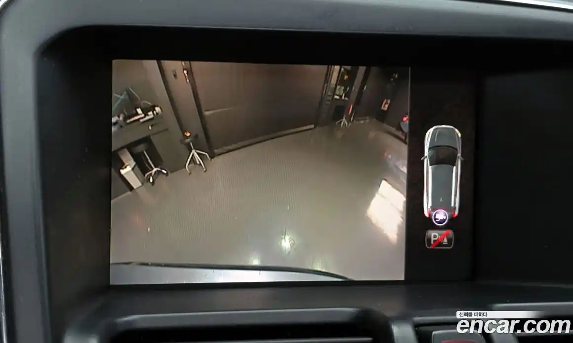 Volvo XC60 2017 2.0 Автомат в Москве № 497750, фото 15