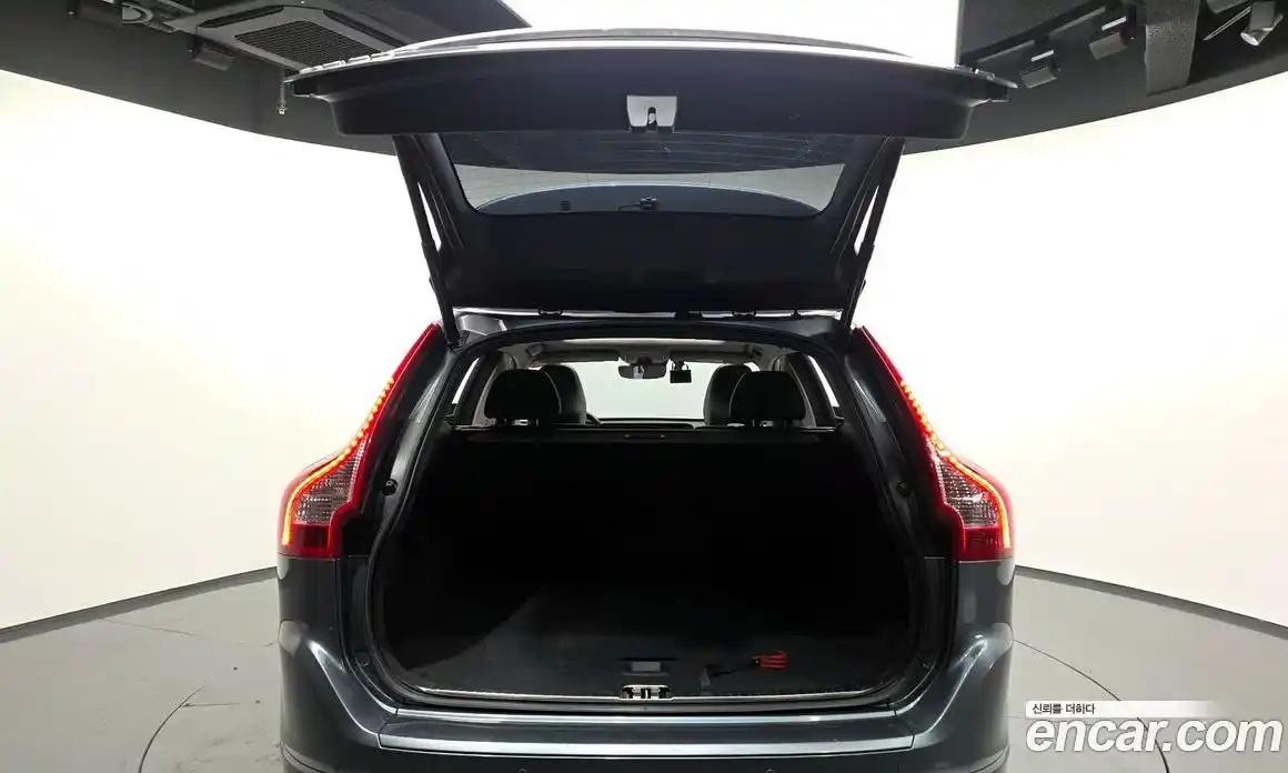 Volvo XC60 2017 2.0 Автомат в Москве № 497750, фото 20