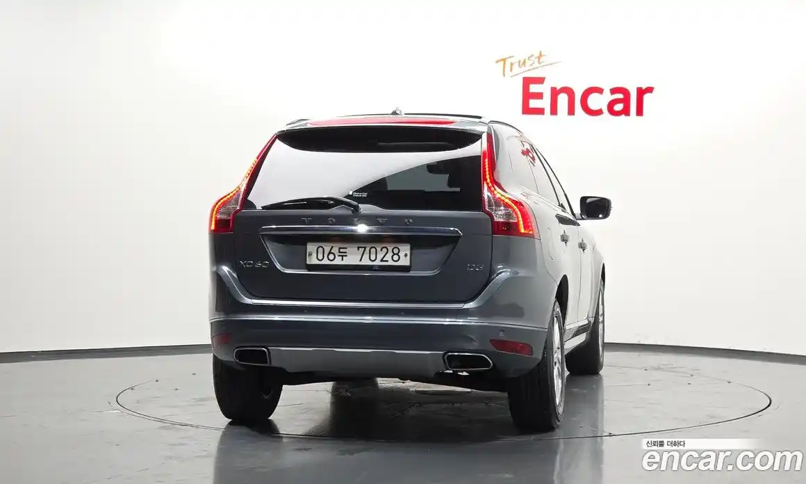 Volvo XC60 2017 2.0 Автомат в Москве № 497750, фото 4