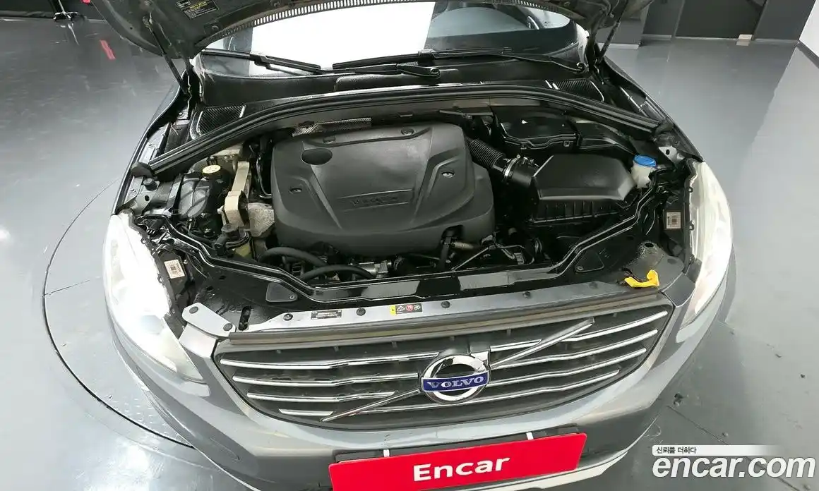 Volvo XC60 2017 2.0 Автомат в Москве № 497750, фото 6