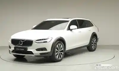 Volvo V90, 2025