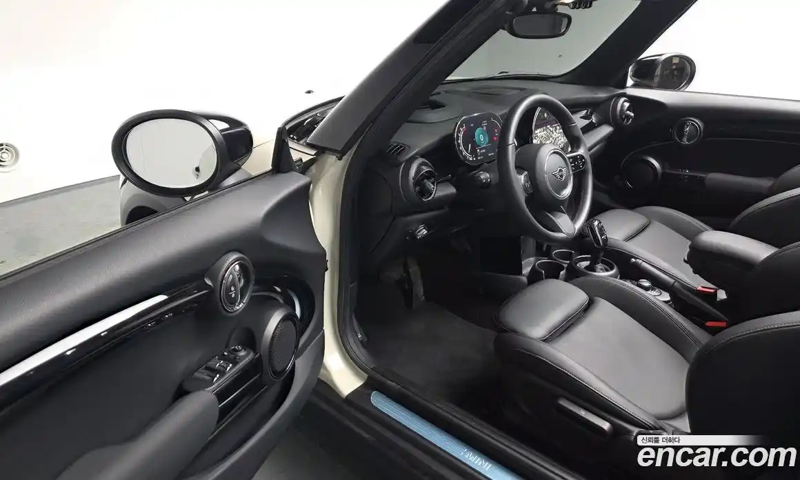 Mini Cooper Convertible 2022 1.5 Автомат в Москве № 499131, фото 11