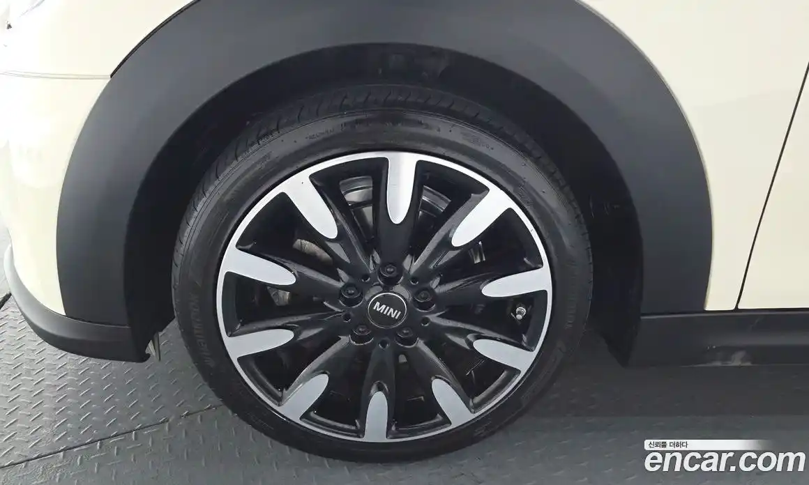 Mini Cooper Convertible 2022 1.5 Автомат в Москве № 499131, фото 4