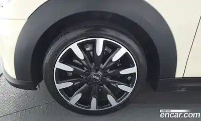 Mini Cooper Convertible 2022 1.5 Автомат в Москве № 499131, миниатюра 4