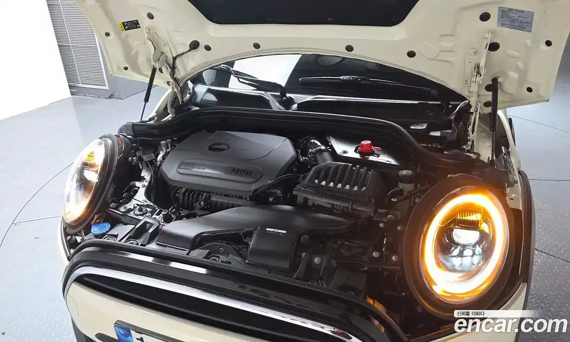 Mini Cooper Convertible 2022 1.5 Автомат в Москве № 499131, фото 5