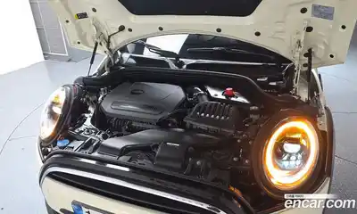 Mini Cooper Convertible 2022 1.5 Автомат в Москве № 499131, миниатюра 5