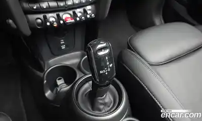 Mini Cooper Convertible 2022 1.5 Автомат в Москве № 499131, миниатюра 8