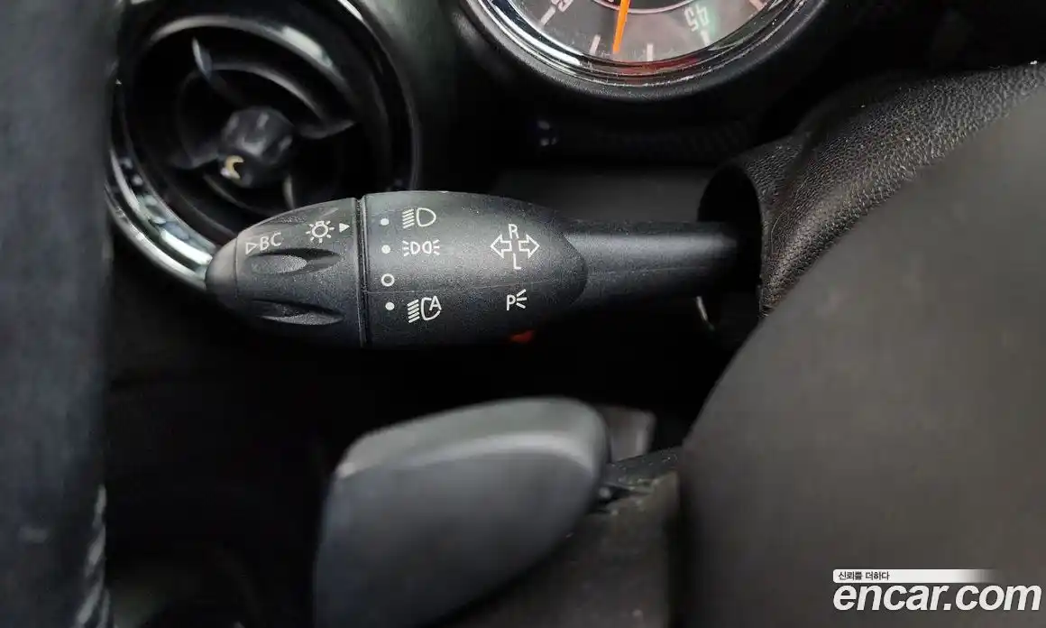 Mini Cooper Convertible 2015 1.6 Автомат в Москве № 499240, фото 15