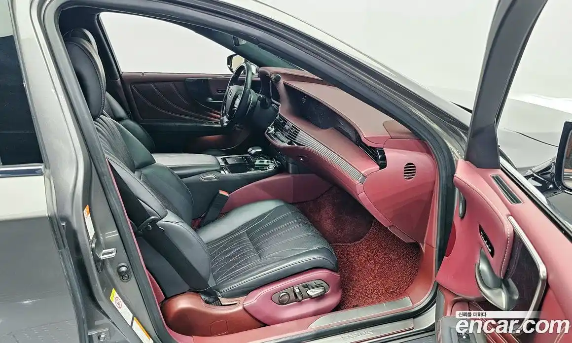 Lexus LS 2018 3.5 Автомат в Москве № 499693, фото 11