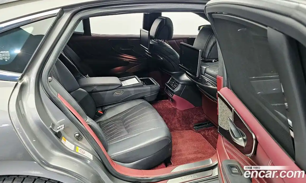 Lexus LS 2018 3.5 Автомат в Москве № 499693, фото 12