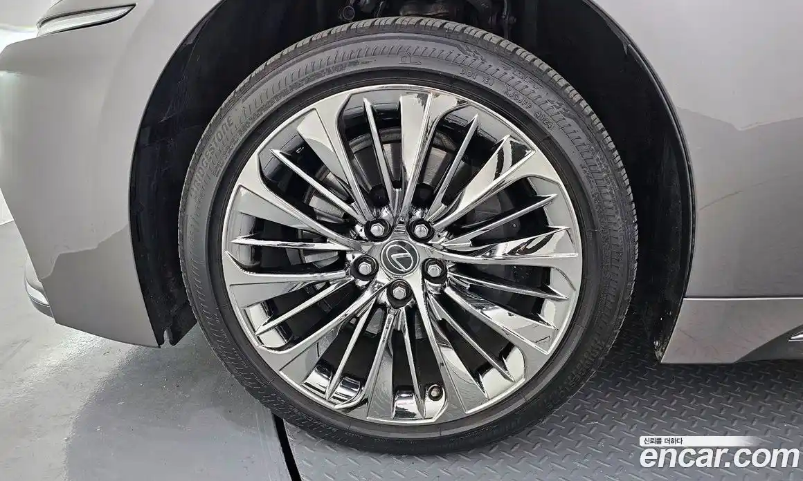 Lexus LS 2018 3.5 Автомат в Москве № 499693, фото 5