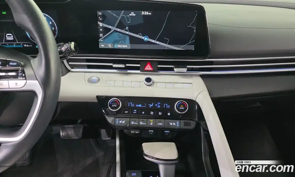 Hyundai Avante 2023 1.6 Автомат в Москве № 517786, фото 15