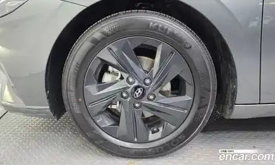 Hyundai Avante 2023 1.6 Автомат в Москве № 517786, миниатюра 5