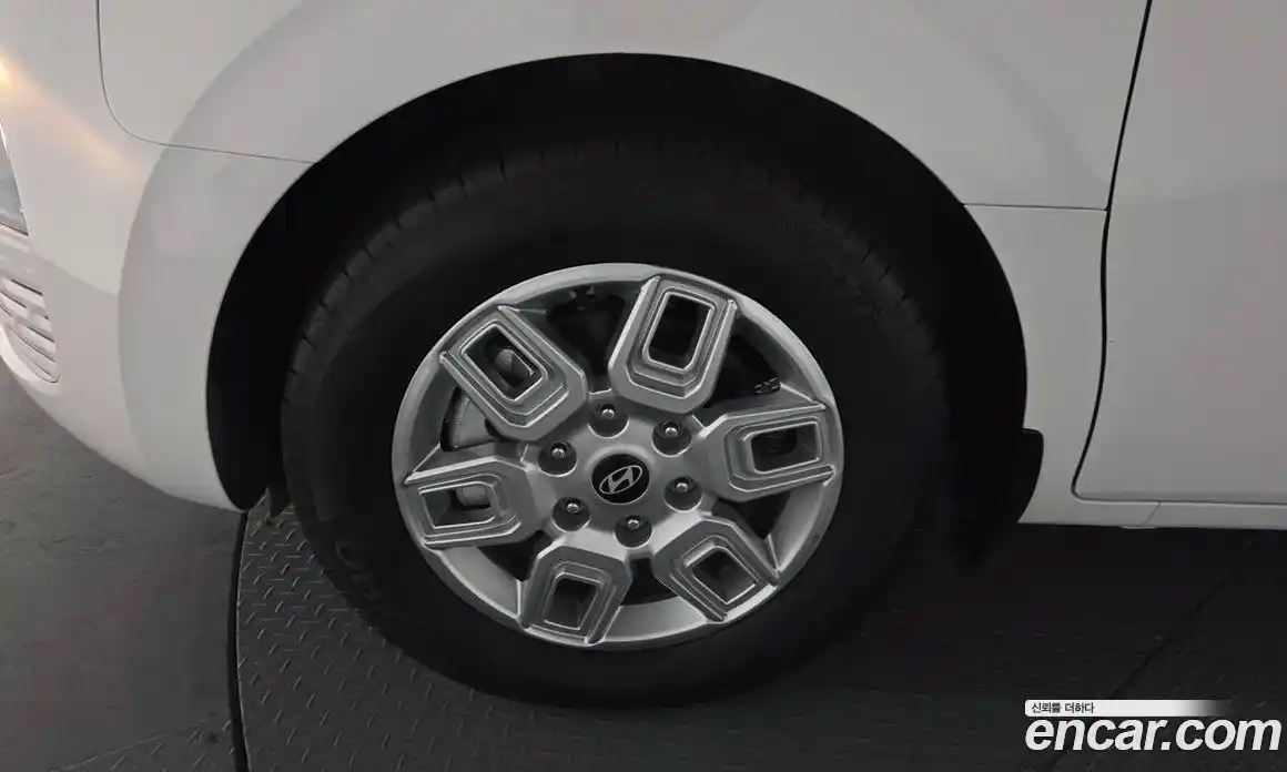 Hyundai Staria 2025 3.5 Автомат в Москве № 517896, фото 4