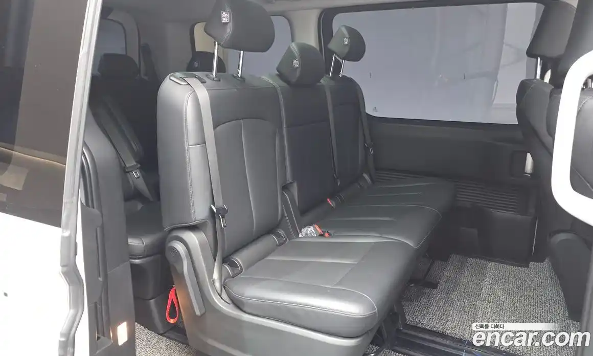 Hyundai Staria 2025 3.5 Автомат в Москве № 517896, фото 10