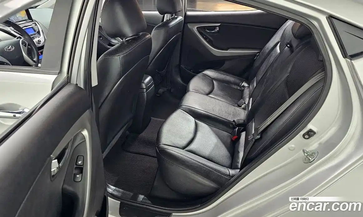 Hyundai Avante 2012 1.6 Автомат в Москве № 518612, фото 12