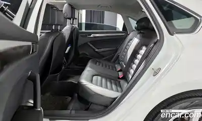 Volkswagen Passat 2018 2.0 Автомат в Москве № 519503, миниатюра 11