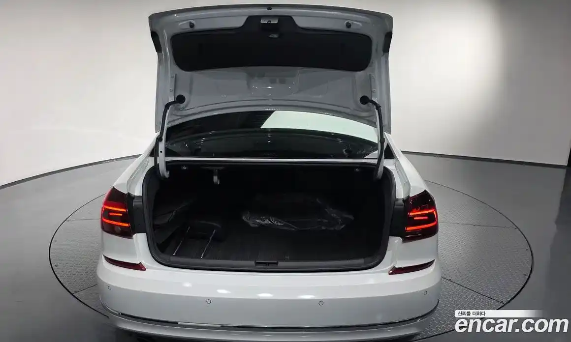 Volkswagen Passat 2018 2.0 Автомат в Москве № 519503, фото 19