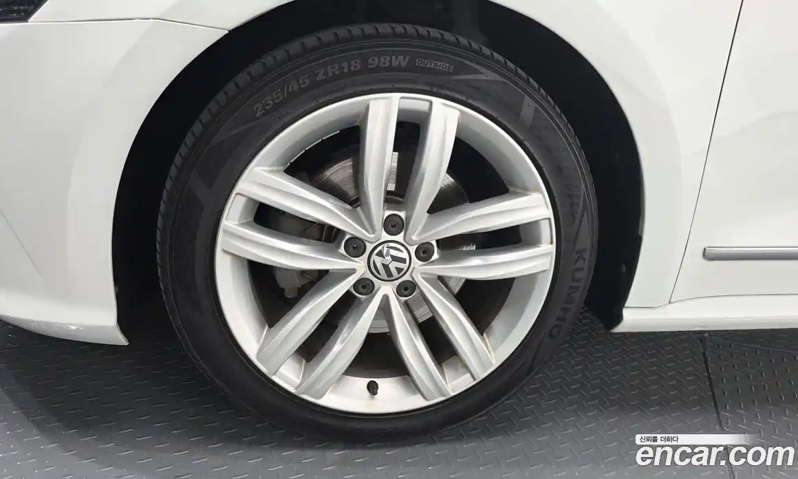 Volkswagen Passat 2018 2.0 Автомат в Москве № 519503, фото 4