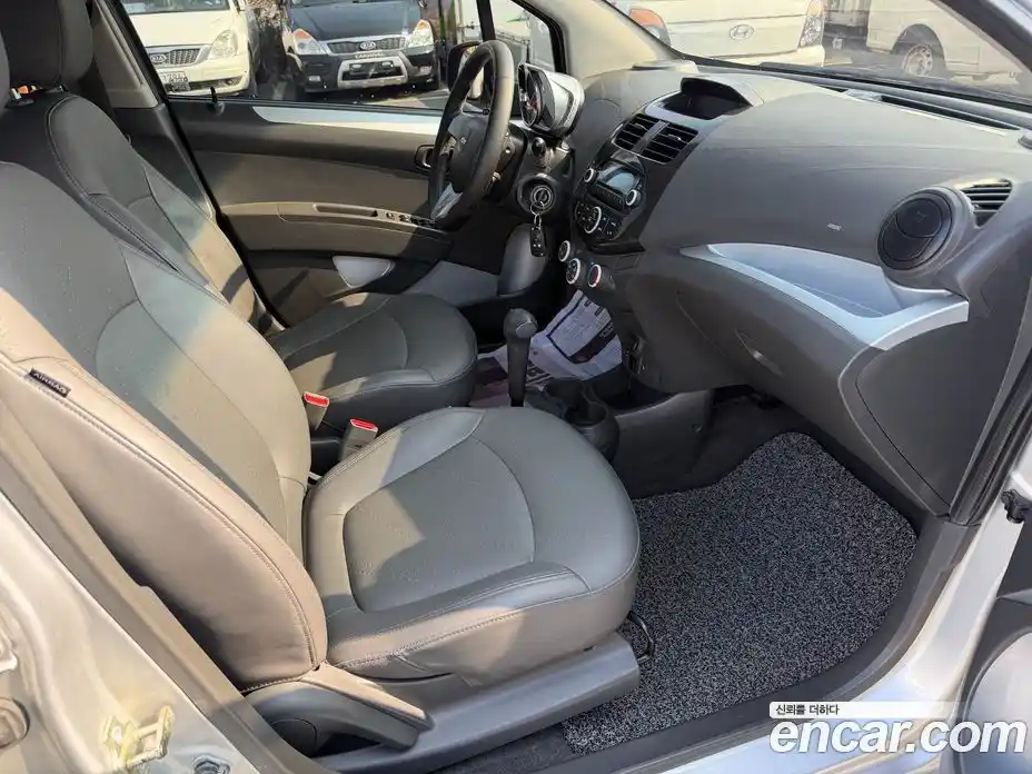 Chevrolet Spark 2014 1.0 Автомат в Москве № 519660, фото 13