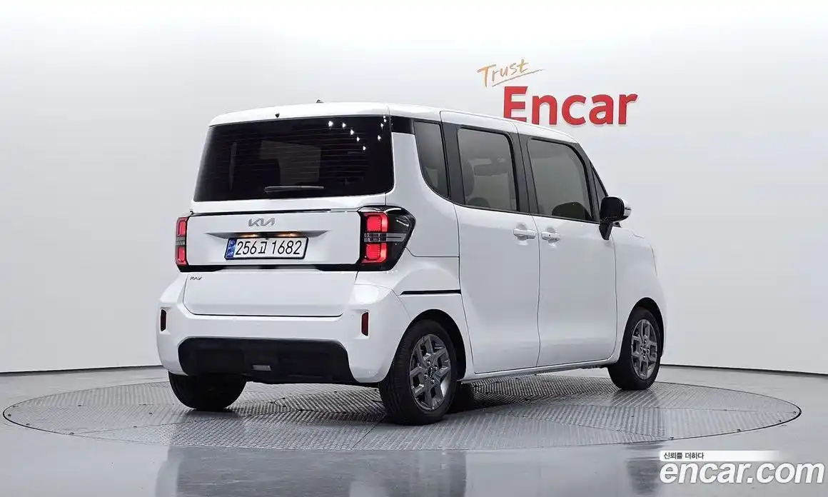 Kia Ray 2023 1.0 Автомат в Москве № 519920, фото 2