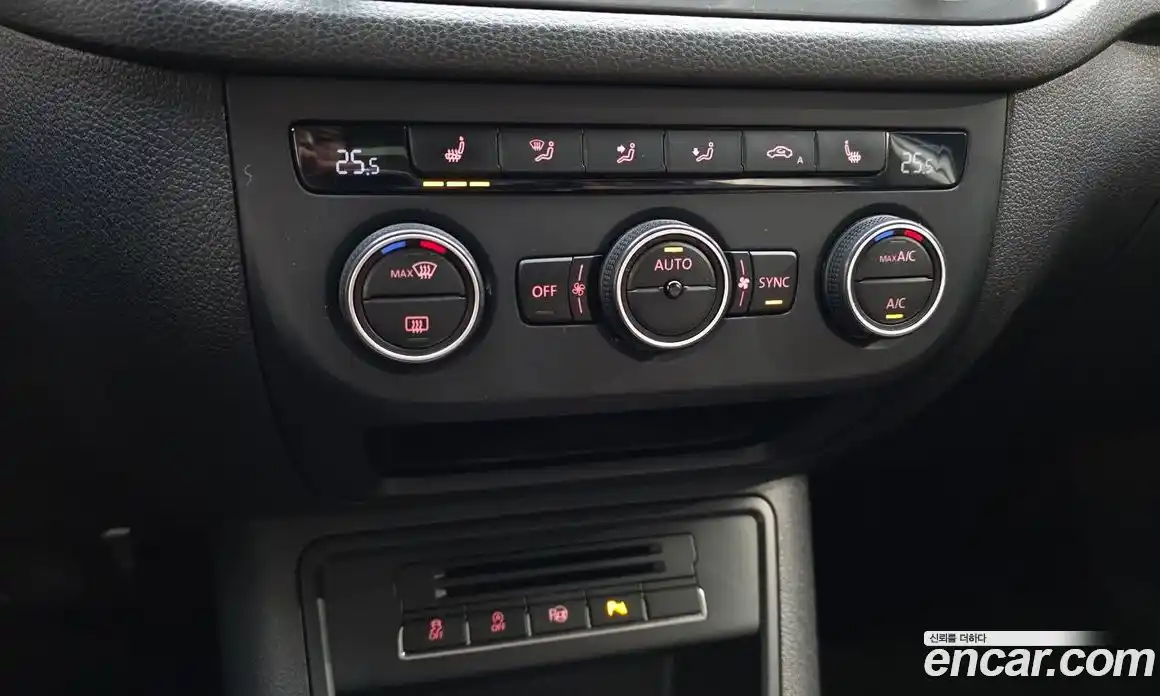 Volkswagen Tiguan 2016 2.0 Автомат в Москве № 520793, фото 15