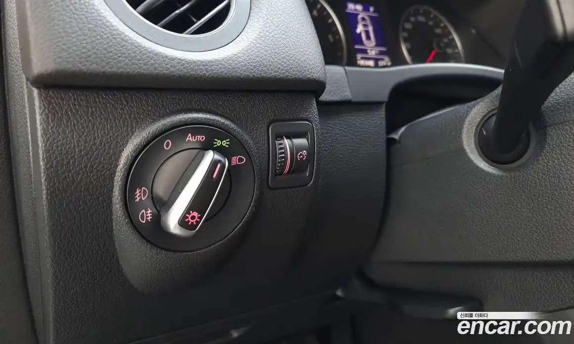 Volkswagen Tiguan 2016 2.0 Автомат в Москве № 520793, фото 16