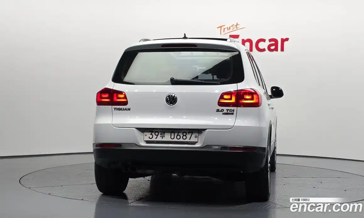 Volkswagen Tiguan 2016 2.0 Автомат в Москве № 520793, фото 4