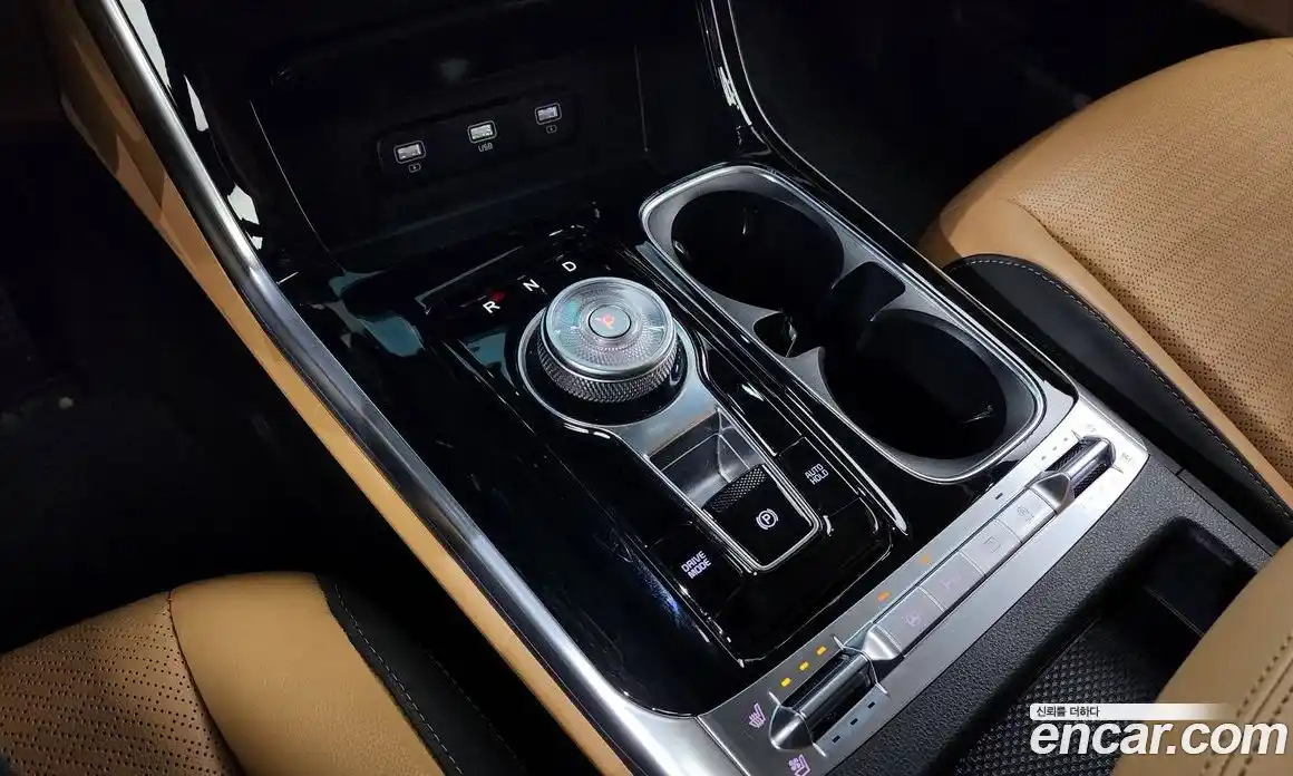 Kia Canival 2023 2.2 Автомат в Москве № 522023, фото 9