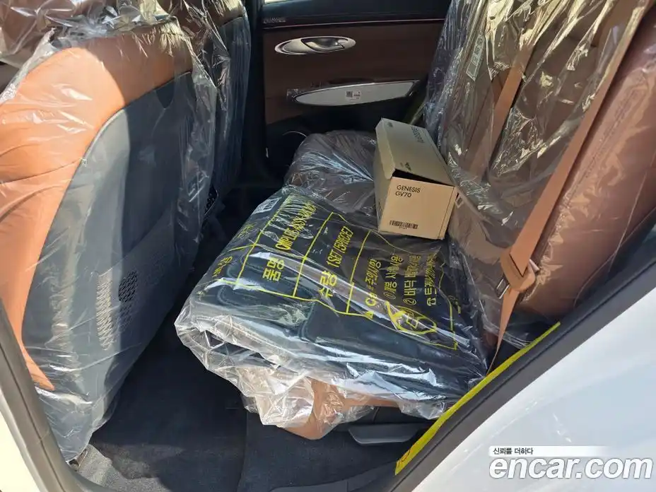 Genesis GV70 2025 2.5 Автомат в Москве № 523124, фото 16