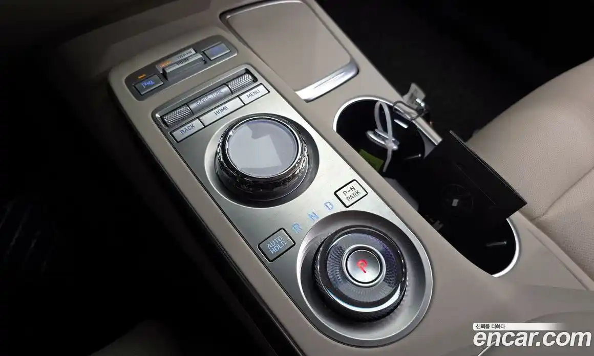 Genesis GV70 2023 2.5 Автомат в Москве № 523705, фото 8