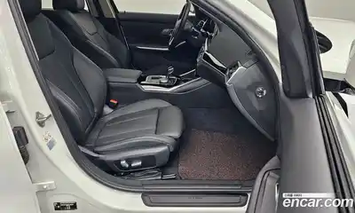 BMW 3-Series 2022 2.0 Автомат в Москве № 525898, миниатюра 10