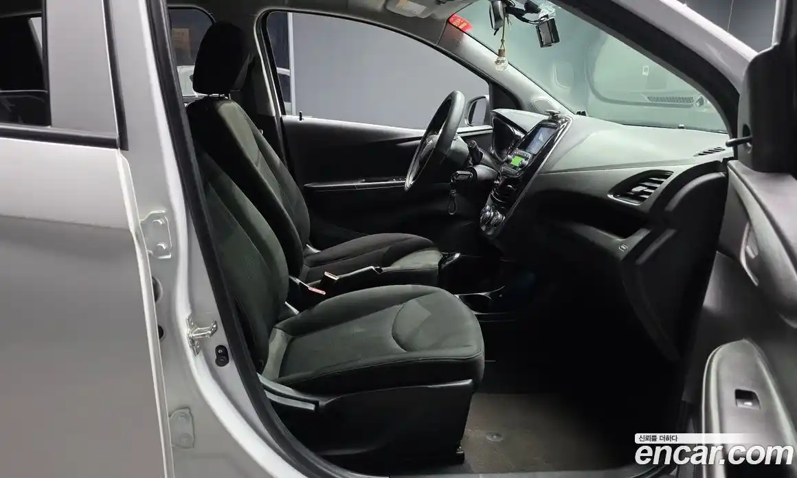 Chevrolet Spark 2017 1.0 Автомат в Москве № 527928, фото 10