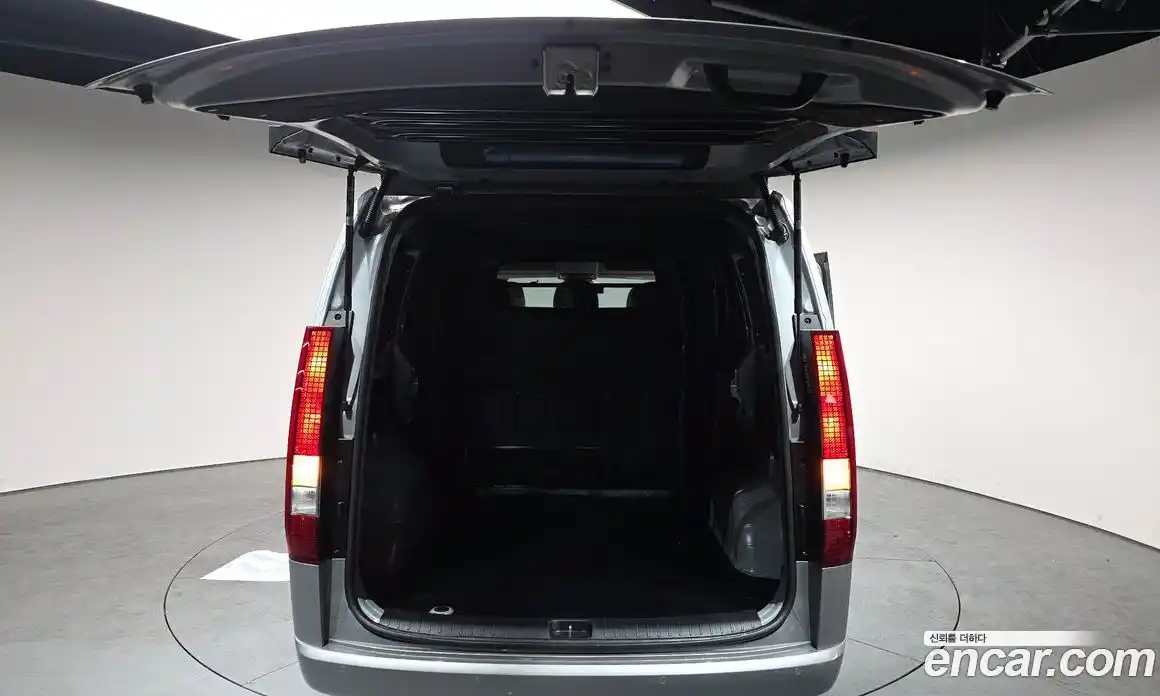 Hyundai Staria 2025 2.2 Автомат в Москве № 529656, фото 19