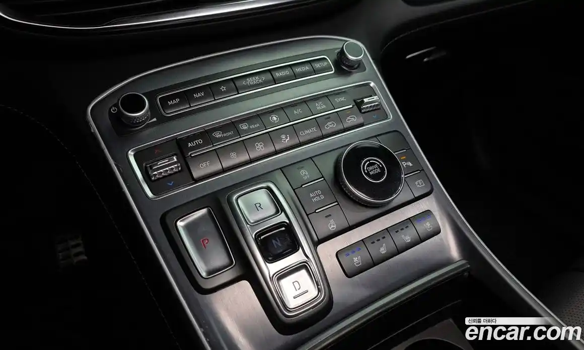 Hyundai Santa Fe 2023 2.5 Автомат в Москве № 530902, фото 9